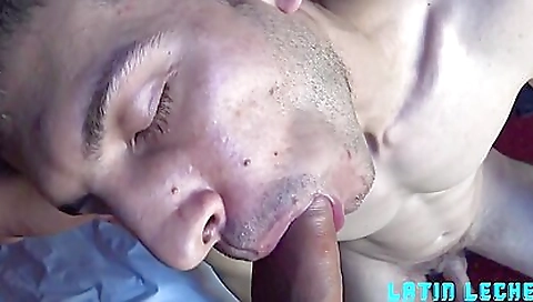 Latin babe fucks her lover with her nice big booty