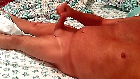 Mature 18+ is giving an erotic massage and she is getting fucked