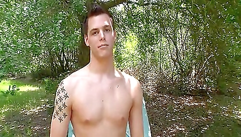 Hot solo scene with a nude girl 100% naked in the sun