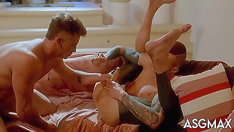 Huge black cock gets deepthroated by a brunette in a threesome
