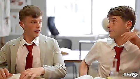 Ake Preston takes a deepthroating and gets the cumshot
